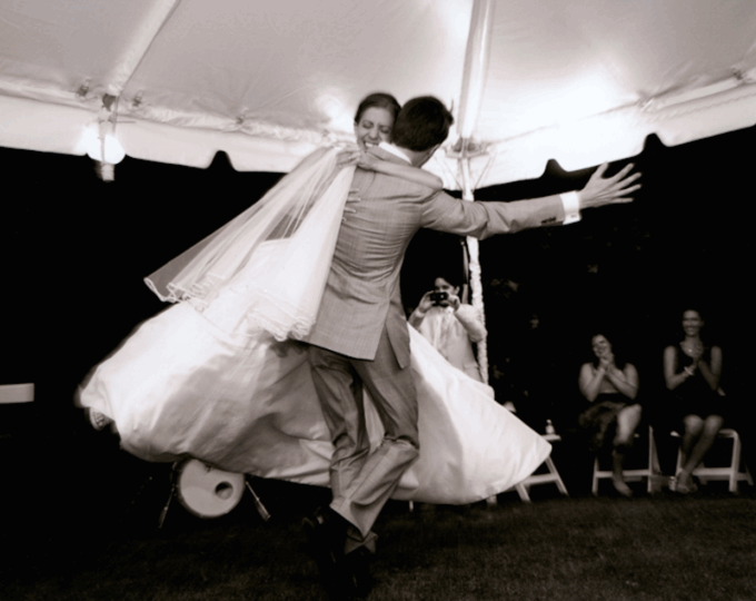 austin-mary-dance-wedding