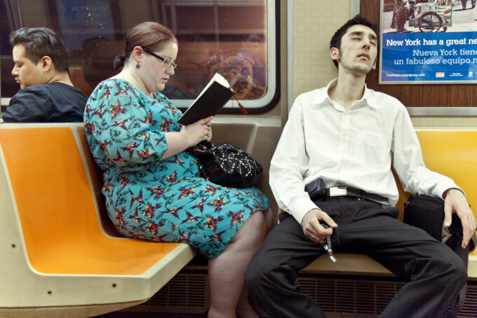 subway-reading-3