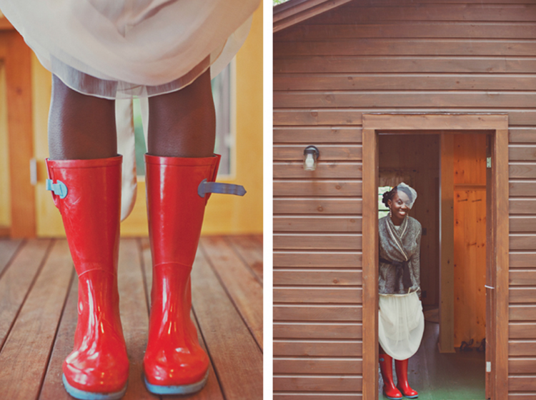 red-rainboots-wedding-