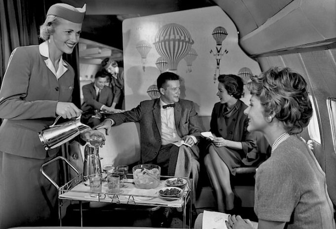 Pan-Am-cocktail-service