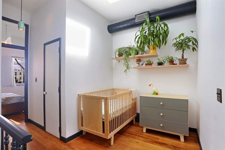 bedroom-skinny-house-brooklyn-