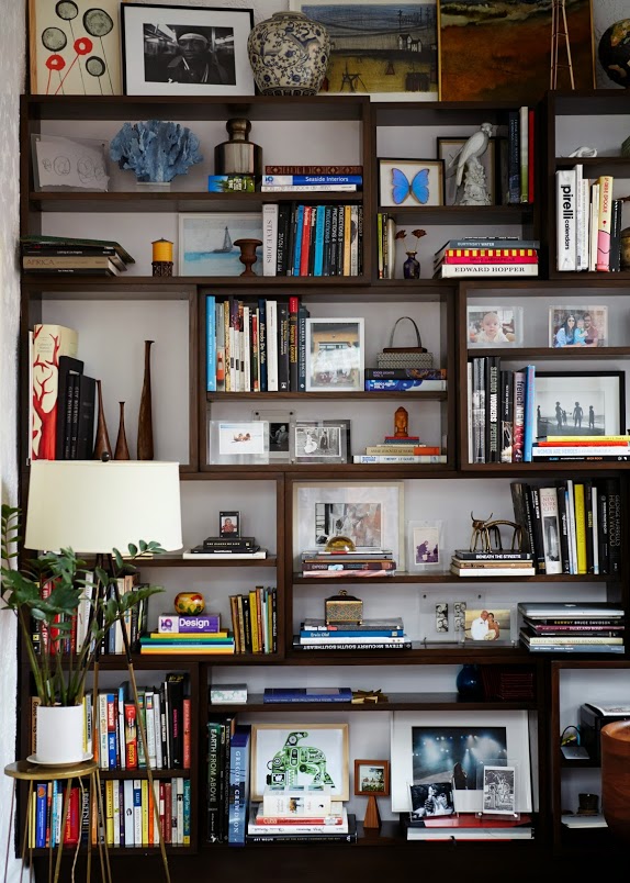ariane-goldman-west-village-home-tour-bookshelf-inspiration-how-to-style