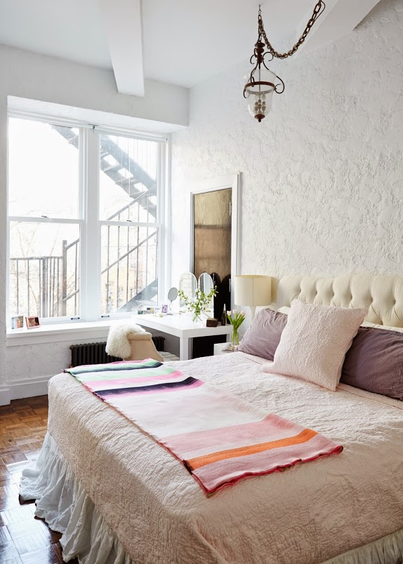 bedroom-ariane-goldman-nyc-apartment-cupofjo