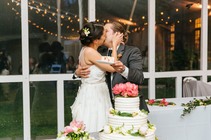 A Surprise Wedding Cake