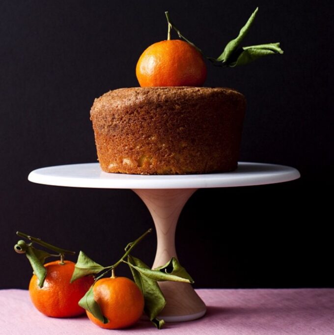 AHeirloom cake stand