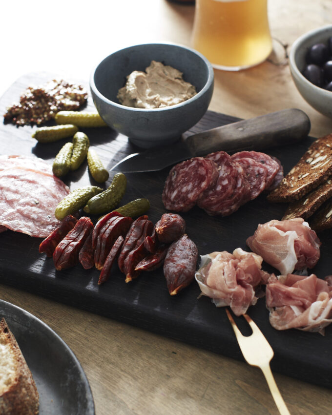 How to Build a Charcuterie Board