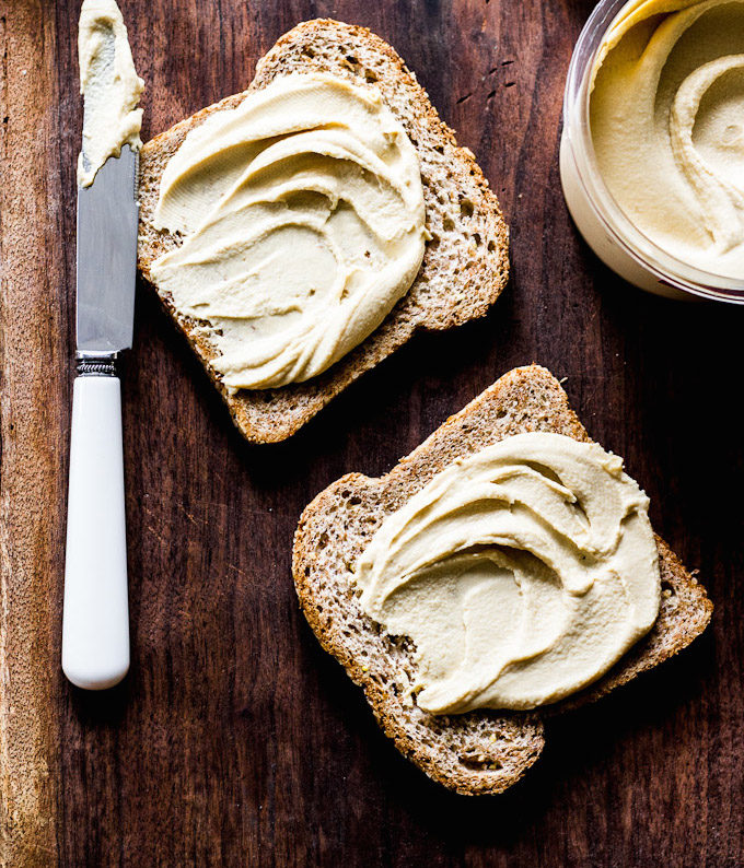Juicy Tomato and Hummus Tartines