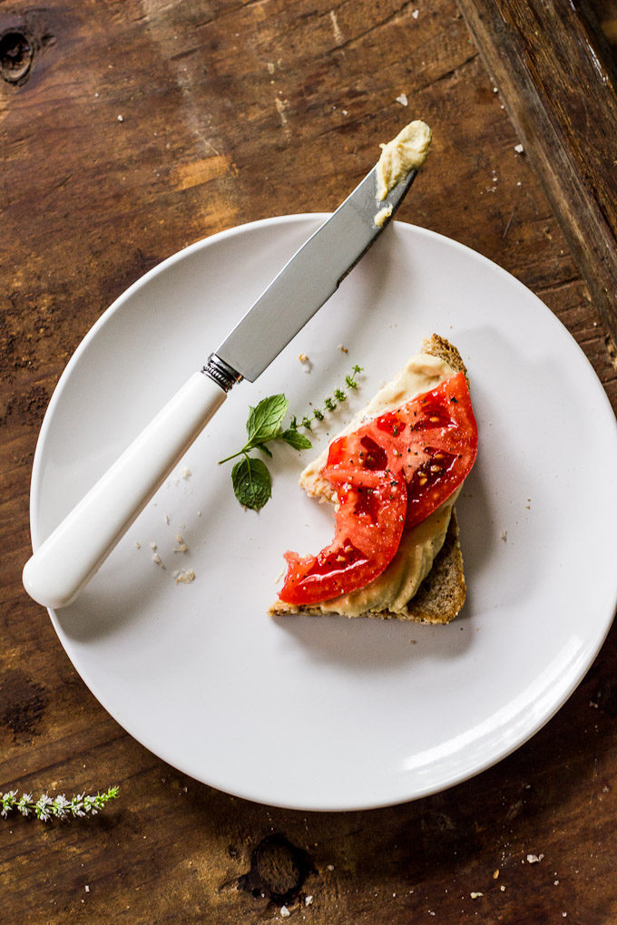 Juicy Tomato and Hummus Tartines
