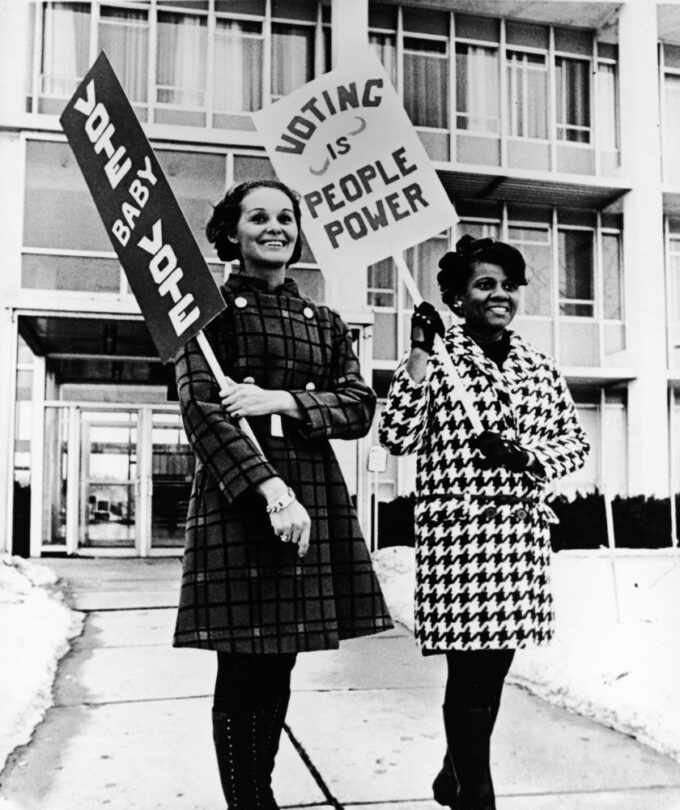historic-photos-of-women-voting-throughout-the-years-11
