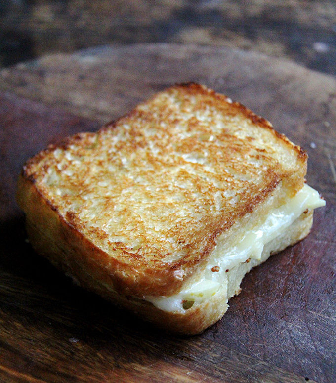 Grilled Apple, Cheddar and Mustard Sandwich