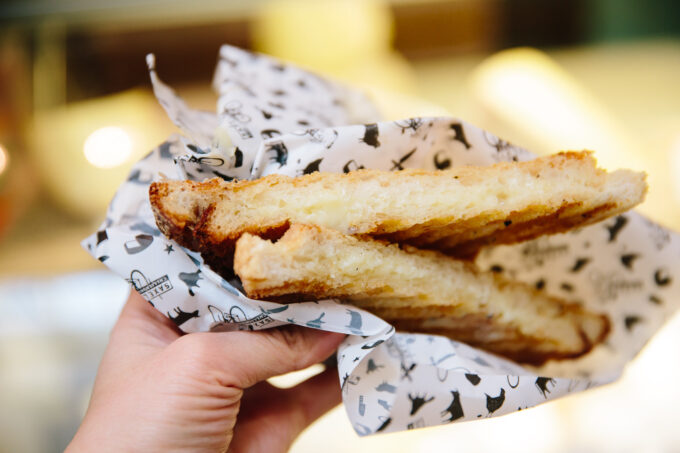 What It&rsquo;s Like to Be a Cheesemonger