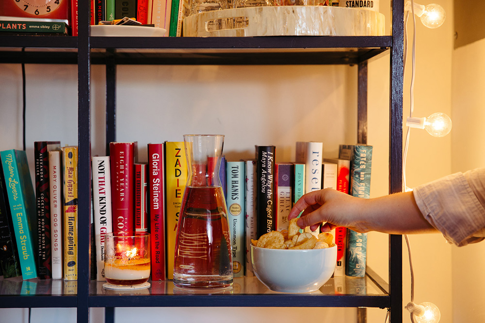 How to Host a Small Space Dinner Party