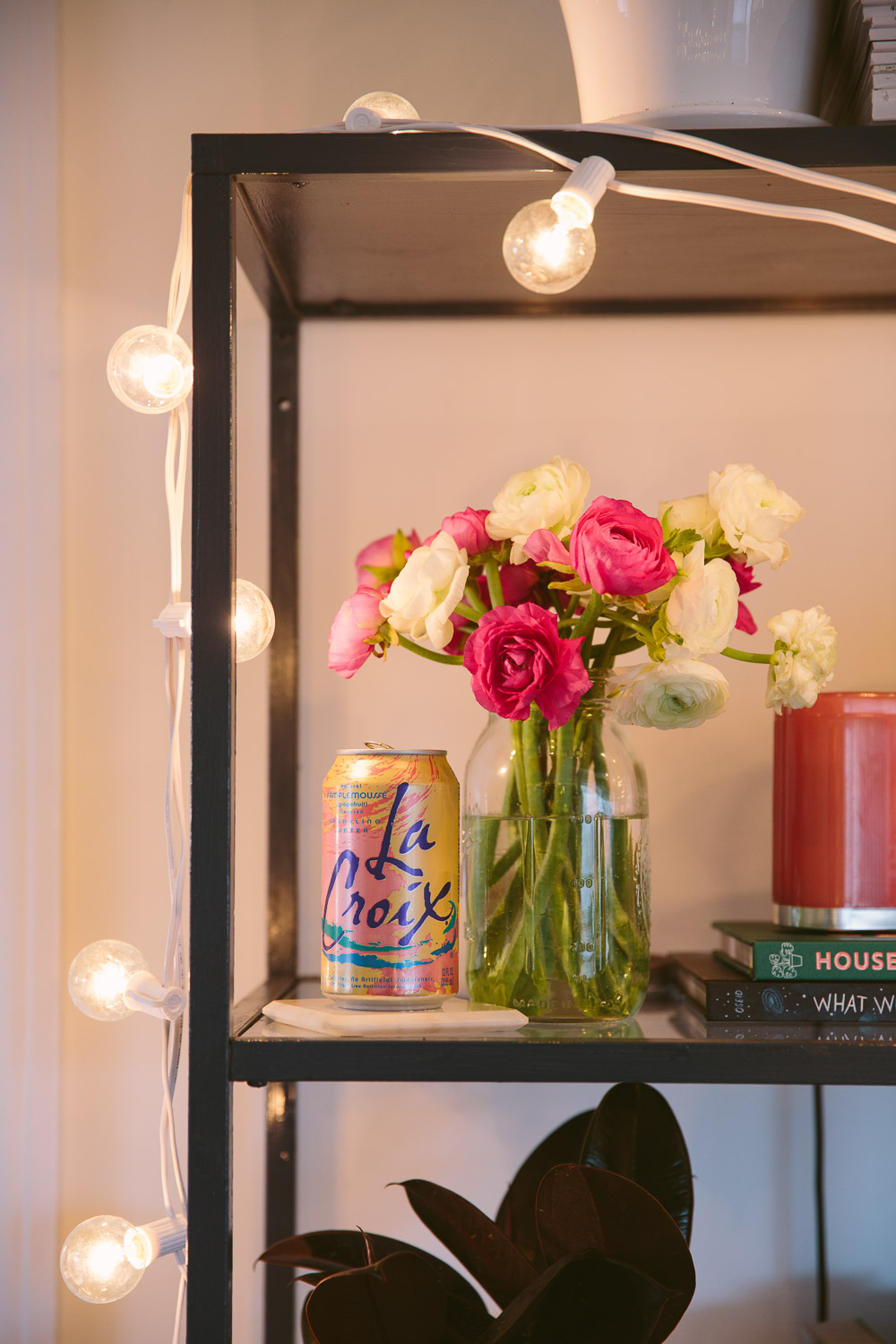 How to Host a Small Space Dinner Party