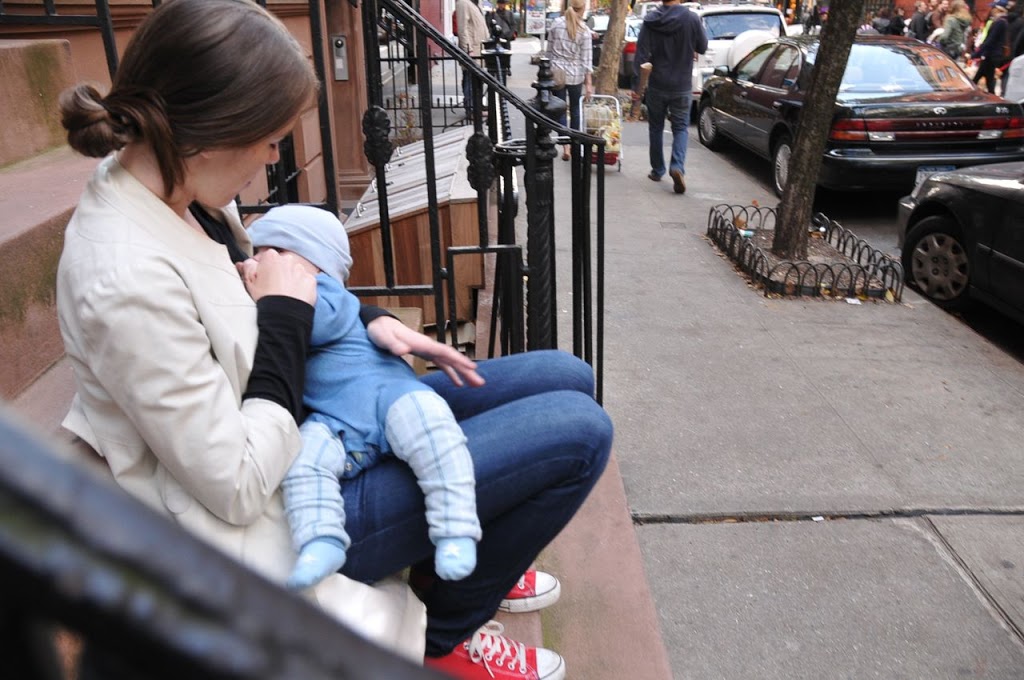 joanna goddard breastfeeding baby in public