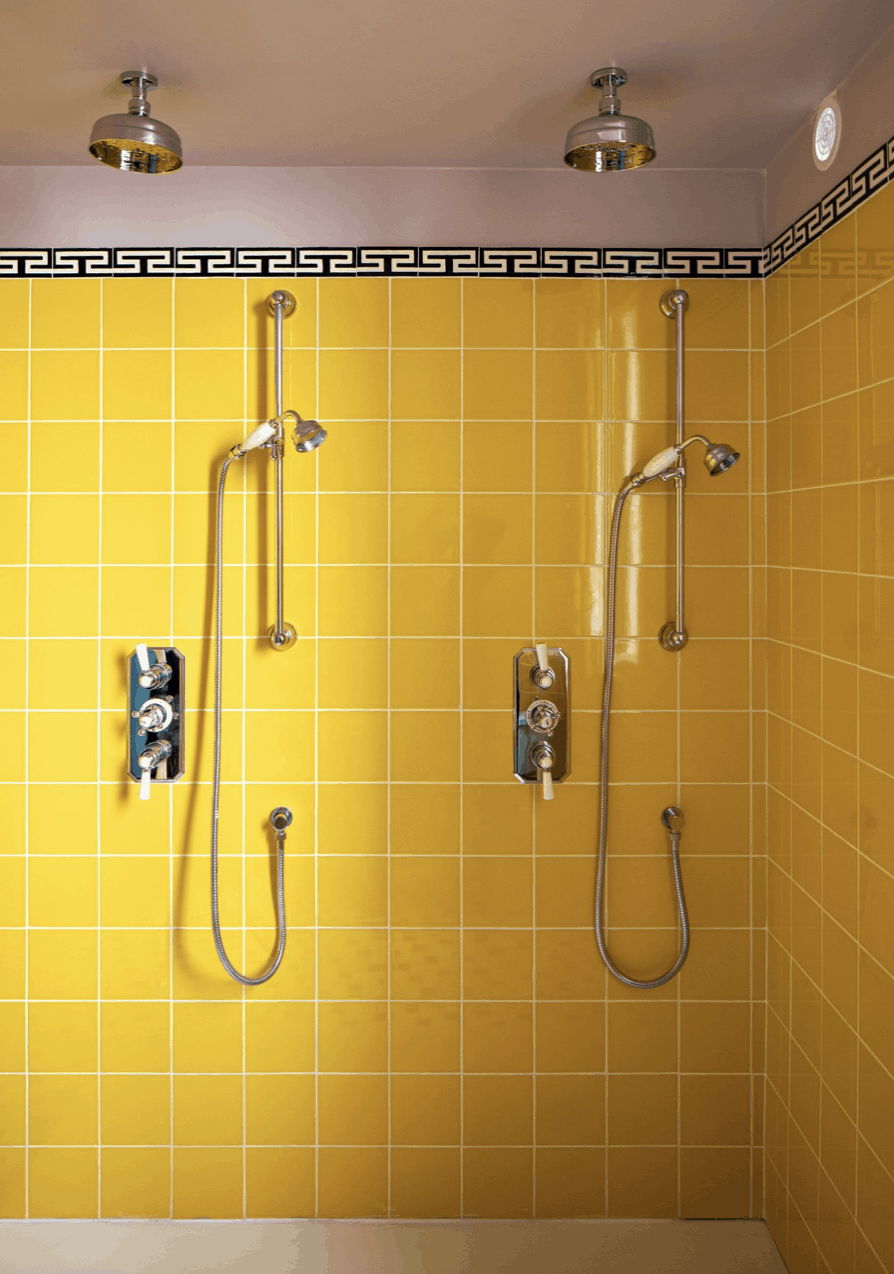 yellow bathroom Hotel Deux Gares