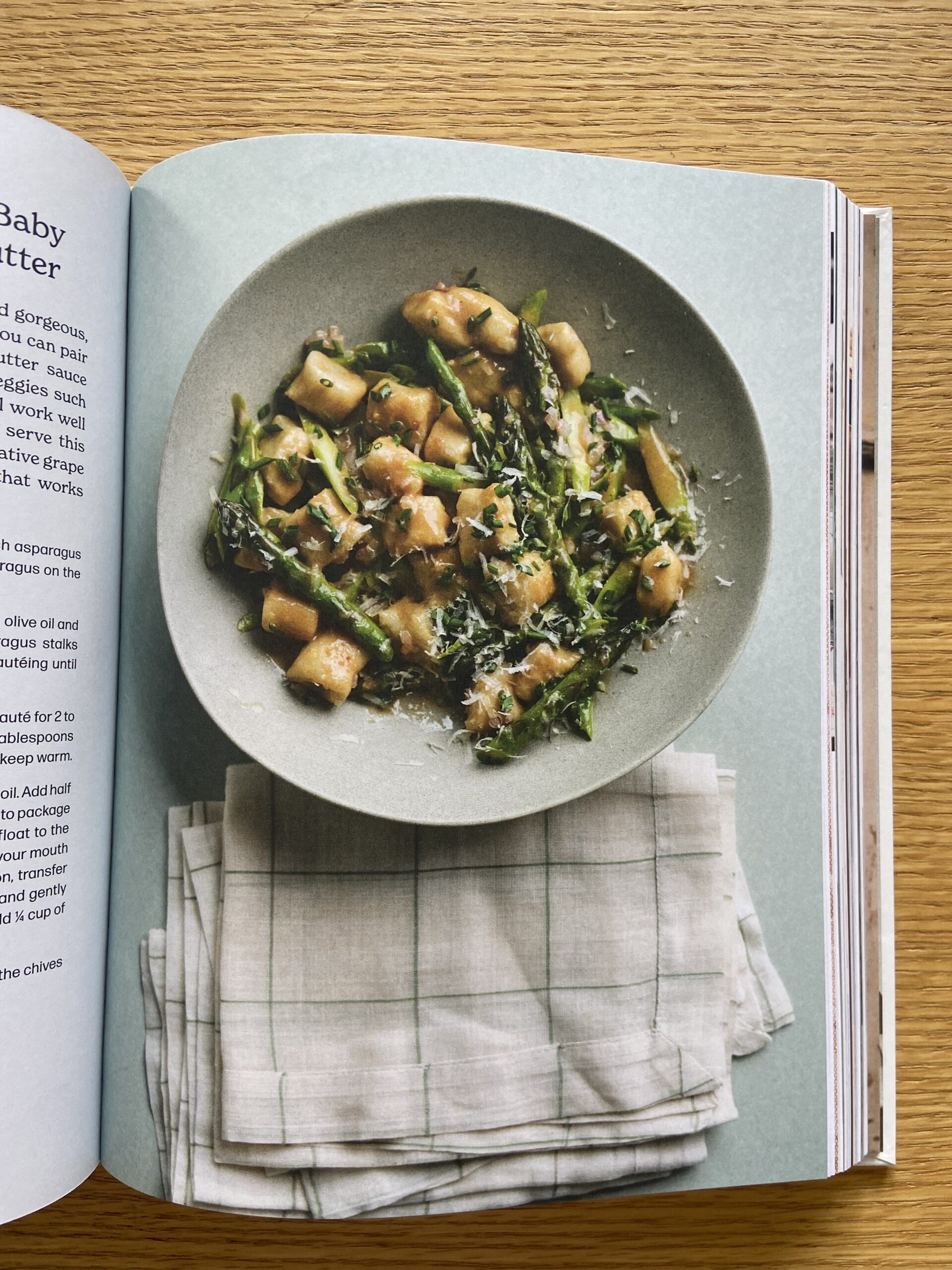 Simple Pasta cookbook by Odette Williams