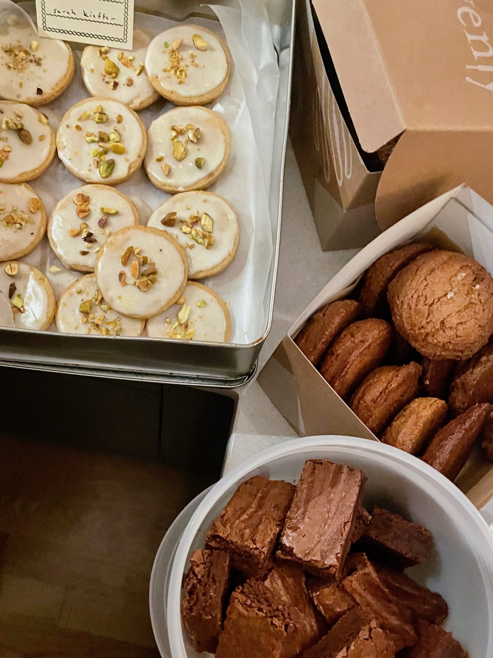 how to host a cookie swap (plus easy recipes)