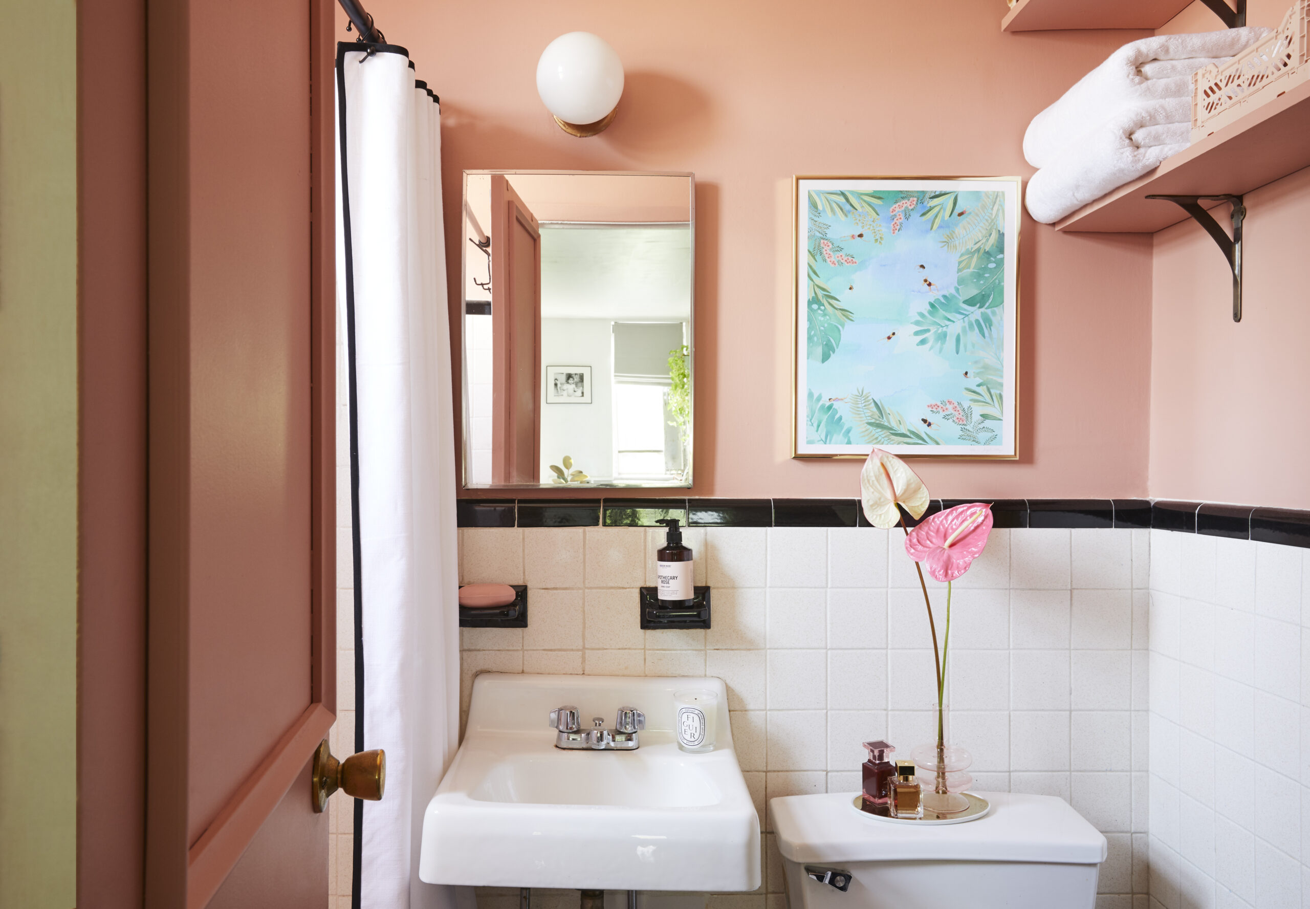 Lisa Lu Home Tour in Embrace Your Space by Katie Holdefehr