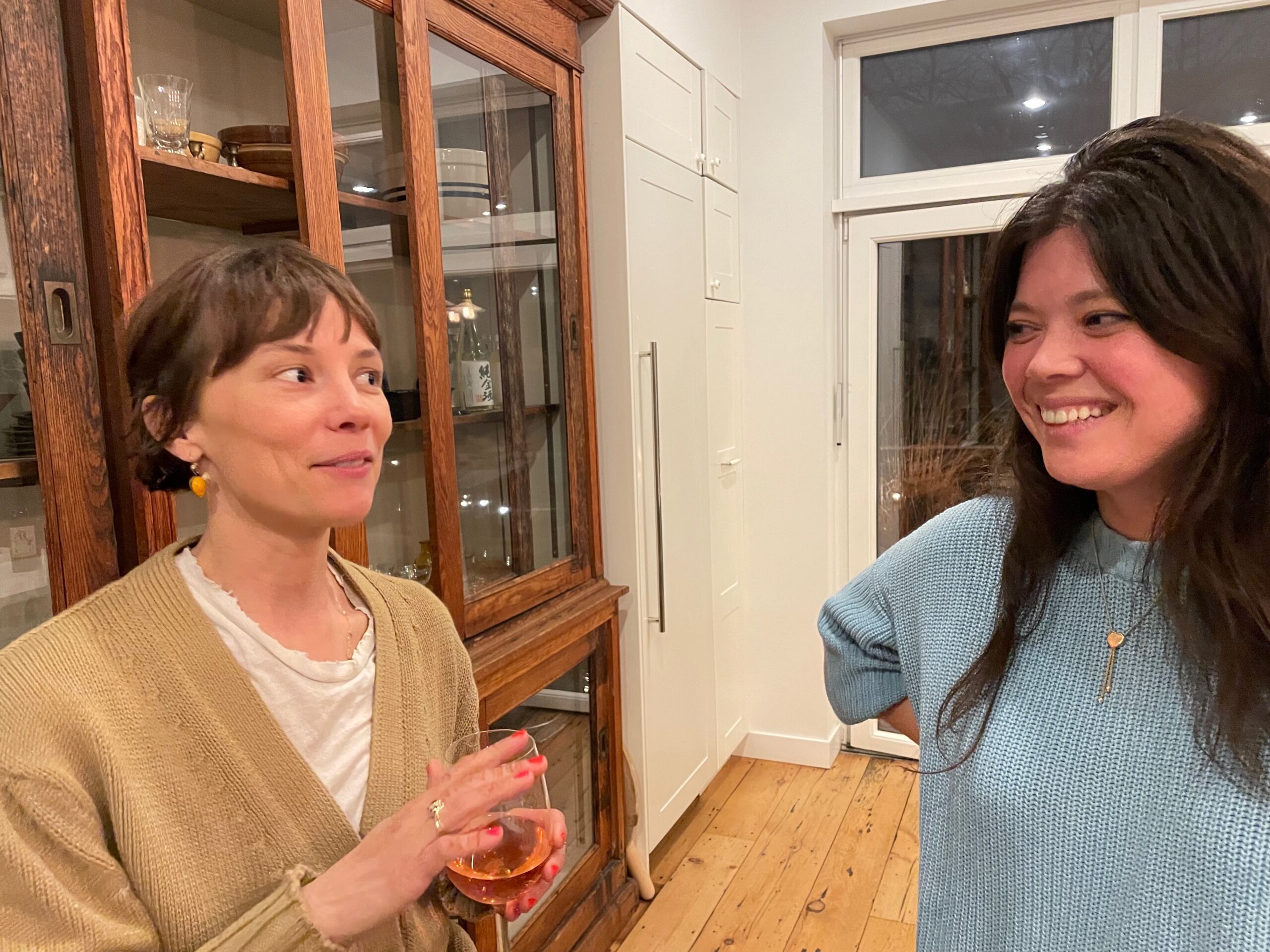 how to host a drinks party