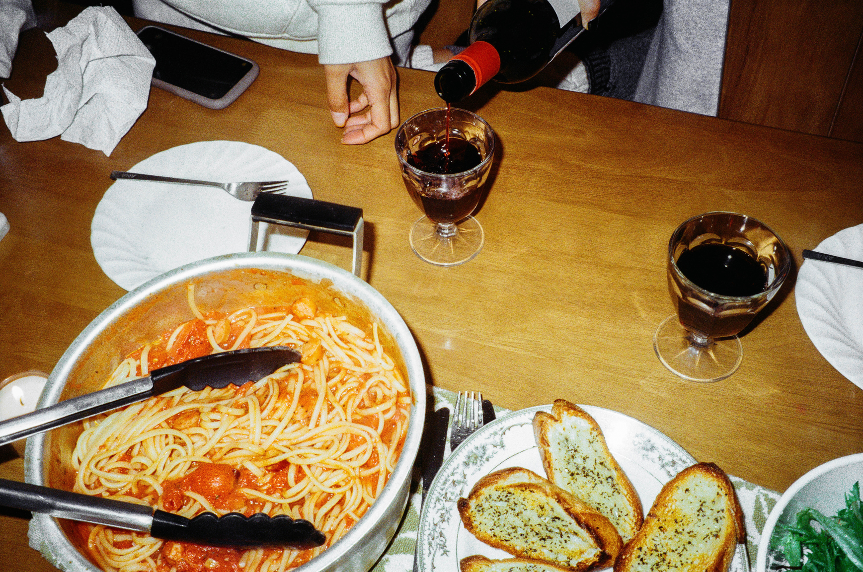spaghetti and red wine