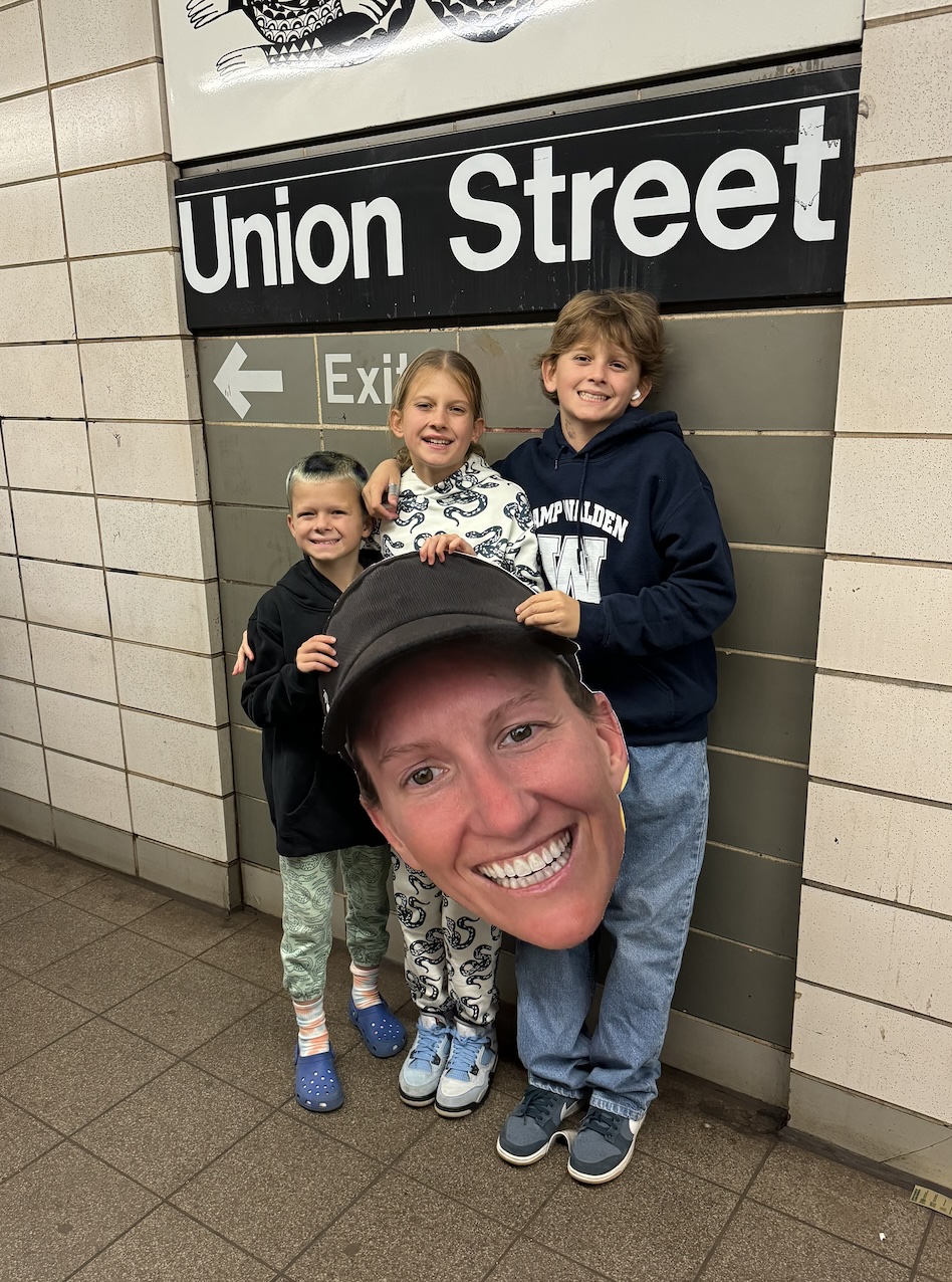 nyc marathon 2024 photos funny signs